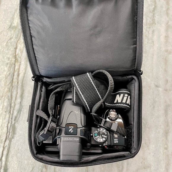 Nikon CoolPix P520 camera - Picture 8 of 9